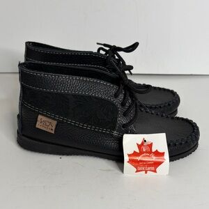 New Laurentian Chief Moccasins Women 7 Black Leather Paisley Trim Made in Canada